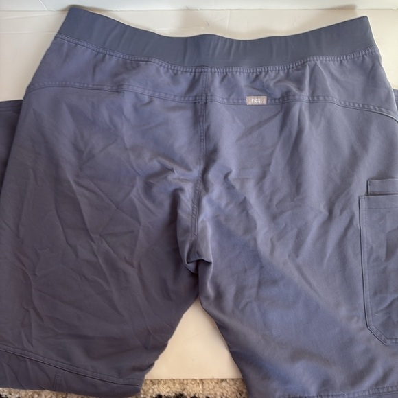 FIGS drawstring cargo style scrub pants 2 hip pockets 2 legs pockets lavender - Picture 16 of 16